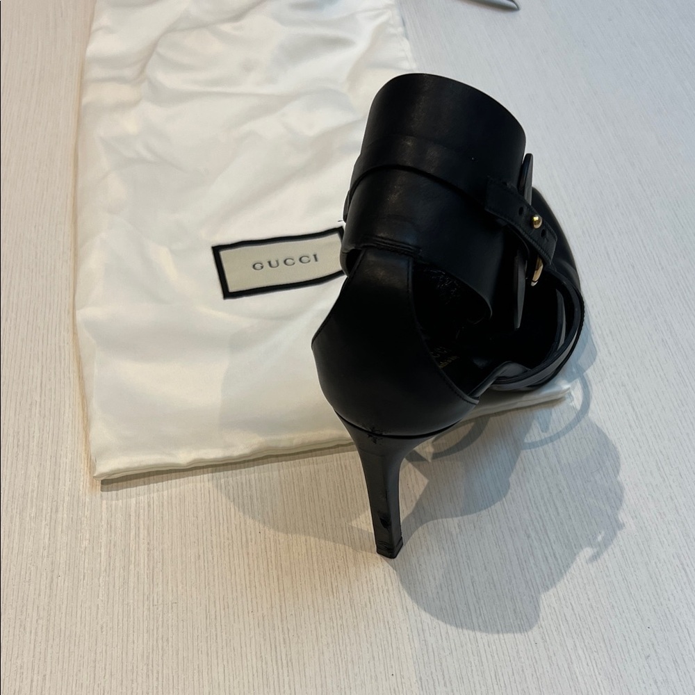 Gucci - like new t-strap heels - Picture 9 of 11